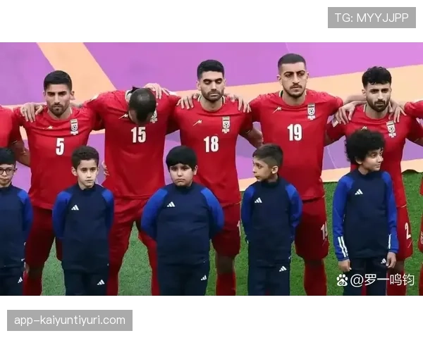 场外人员干扰情况下，足球比赛判罚如何界定与处理规则解析