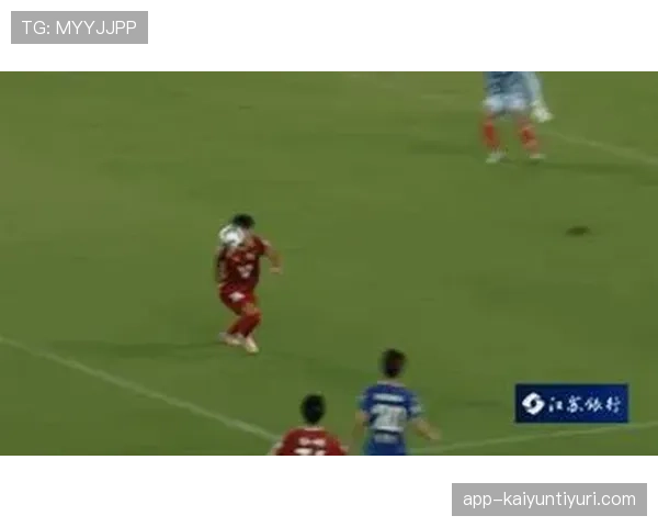 点球判罚争议：其他队员提前进区为何不算违规？