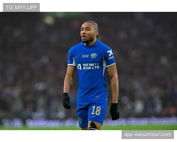 AC米兰战绩飘忽问题显现，当前阶段表现波动对赛季竞争格局带来变化