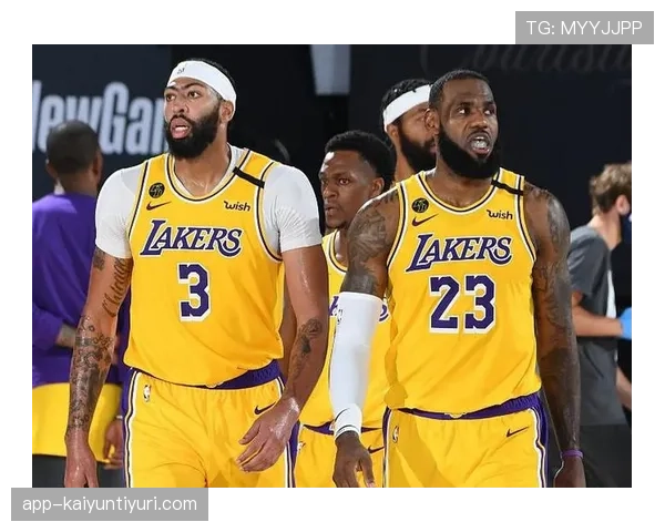 NBA与FIBA篮球规则的主要区别解析：带你全面了解两大联盟差异