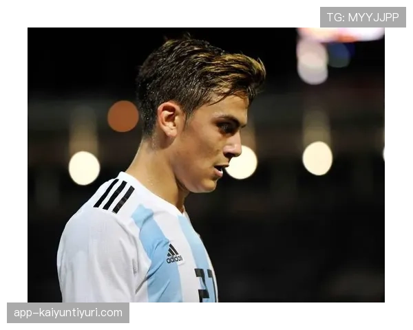 杜埃与迪巴拉脚下技术细腻度及其在实战中的应用差异分析